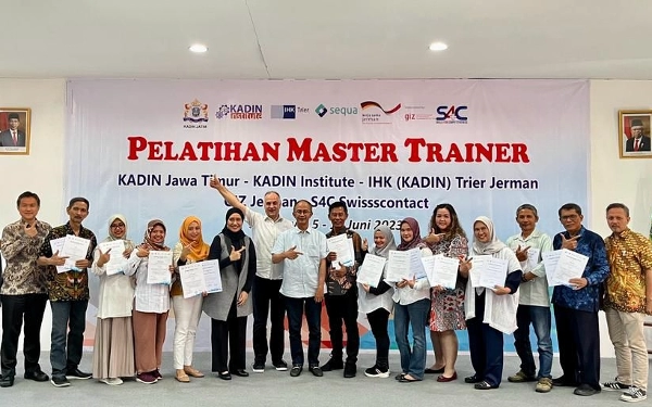 Thumbnail Berita - Kadin Jatim Konsisten Lakukan Revitalisasi Vokasi dengan Master Trainer