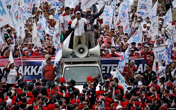 Thumbnail Berita - Peringati May Day, 20 Ribu Buruh Longmarch Menuju Surabaya, Hindari Jalan Ini