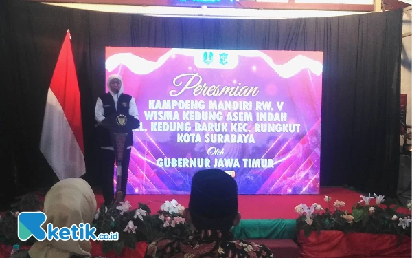 Gubernur Khofifah Resmikan Kampung Mandiri Pertama di Surabaya