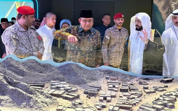 Thumbnail Berita - Disambut Hangat Direktur Museum Rasulullah, Anies Baswedan Ucap Kekaguman