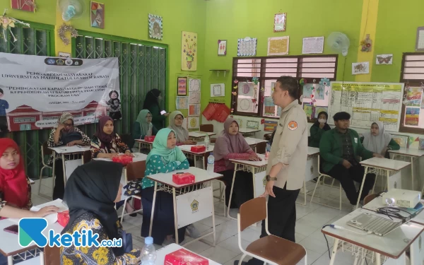 Dosen Keperawatan Unusa Beri Edukasi Pertolonganan Pertama jika Siswa Terjadi Masalah Kesehatan