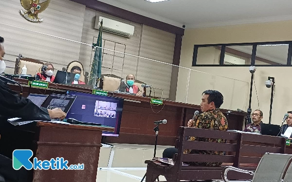 Thumbnail Berita - Ahli Hukum Administrasi Negara di Sidang Sahat: Penyerapan Aspirasi Tidak Boleh di Luar Dapil