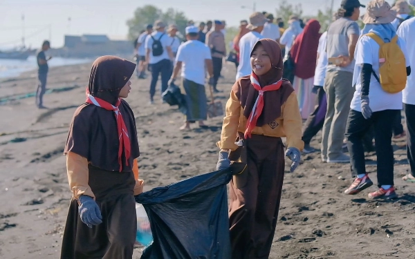 Thumbnail Berita - PLN NP Gandeng Warga Probolinggo Lestarikan Lingkungan Sekitar Pembangkitan