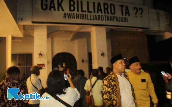 Thumbnail Berita - DPRD Sidoarjo Akan Teliti Perizinan Probet Billiard yang Diprotes Warga Sidoklumpuk