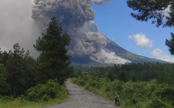 Thumbnail Berita - Gunung Merapi Meletus, Warga Diminta Waspada!