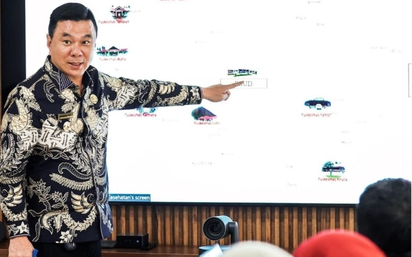 Thumbnail Berita - Kolaborasi dengan Menkes, Bupati Freddy Thie Optimistis Pelayanan Kesehatan di Kaimana Akan Cerah