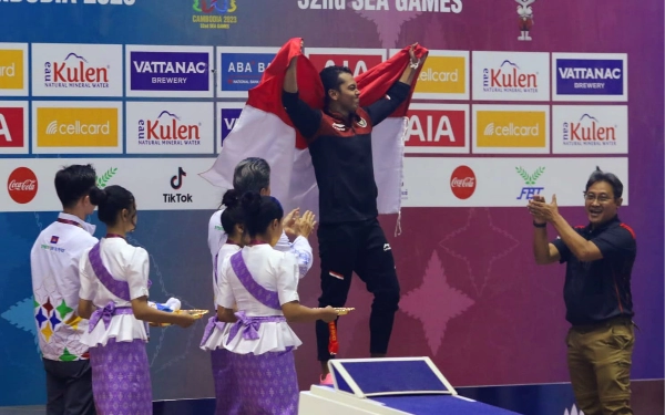 Thumbnail Berita - Siman dan Masniari Buka Kran Emas Renang SEA Games 2023