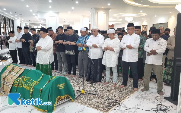 Thumbnail Berita - Penghormatan Terakhir, PBNU Gelar Salat Jenazah dan Baca Tahlil untuk KH Amiruddin Nahrawi