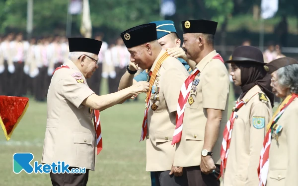 Thumbnail Berita - Wapres Sematkan Lencana Melati kepada Ketua Kwarda Jatim, Arum Sabil: Persembahan untuk Insan Pramuka Jatim