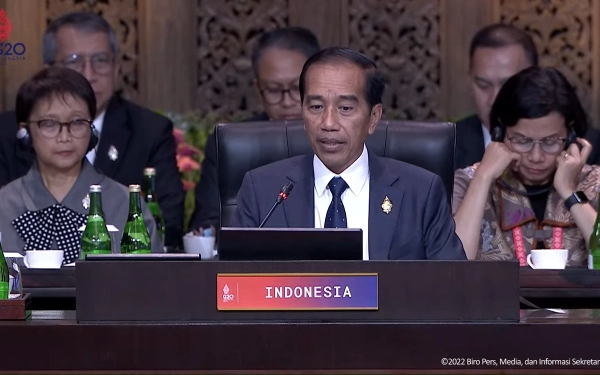 Thumbnail Berita - Buka KTT G20, Jokowi Pamer Konsep Demokrasi Indonesia