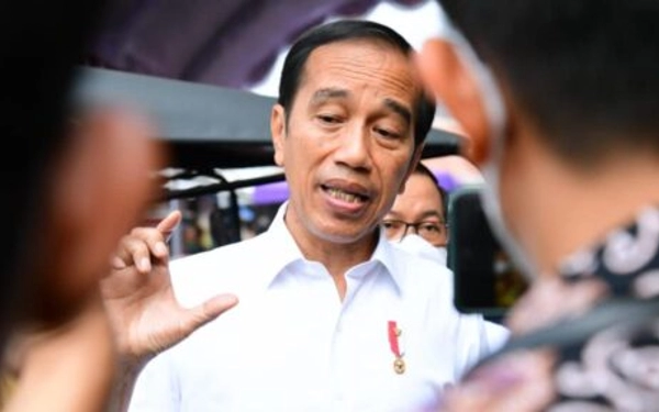 Thumbnail Berita - Presiden Jokowi Larang Penjualan Rokok Eceran di 2023 