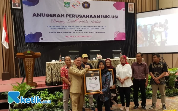 Thumbnail Berita - Pekerjakan Disabilitas, 20 Perusahaan di Kabupaten Malang Raih Penghargaan Disnaker