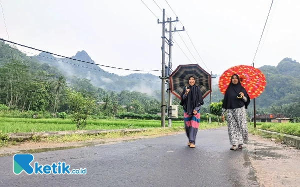 Thumbnail Siap-siap Payung! Gelombang Rossby Picu Hujan Deras di Pacitan pada Pekan Ini