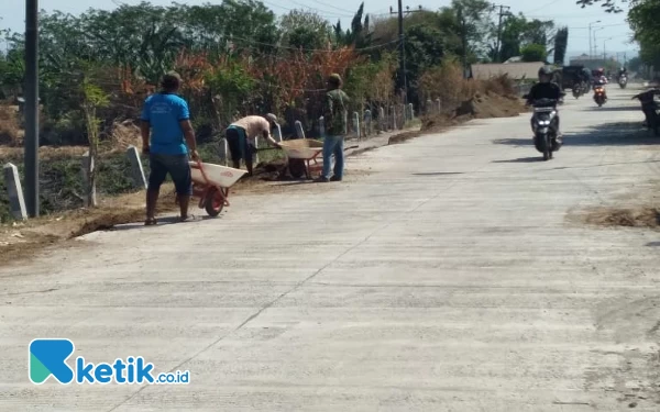 Thumbnail Berita - Beton Retak di Jalan Krembung-Mojoruntut Sidoarjo Tidak Dibayar, Kontraktor Pelaksana Kehilangan Rp 1,2 Miliar