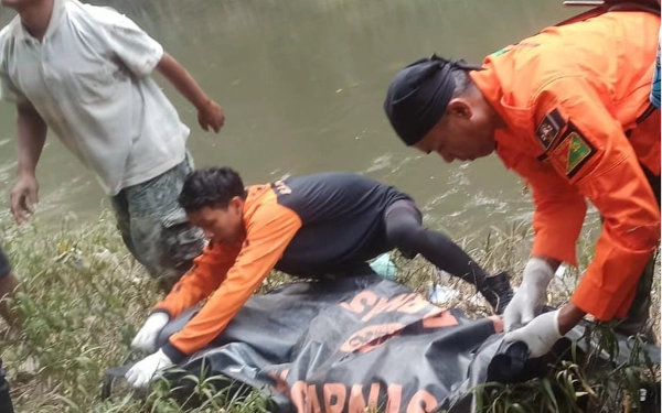 Thumbnail Berita - Jenazah Bocah 6 Tahun yang Tenggelam di Sungai Brantas Ditemukan