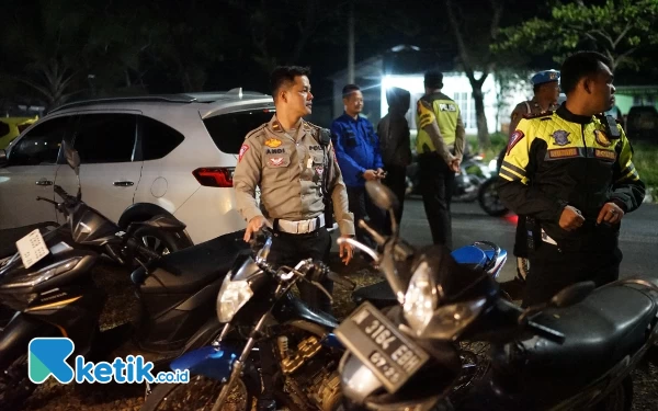 Polisi Temukan Miras Saat Bubarkan Balap Liar di Jalibar Kabupaten Malang