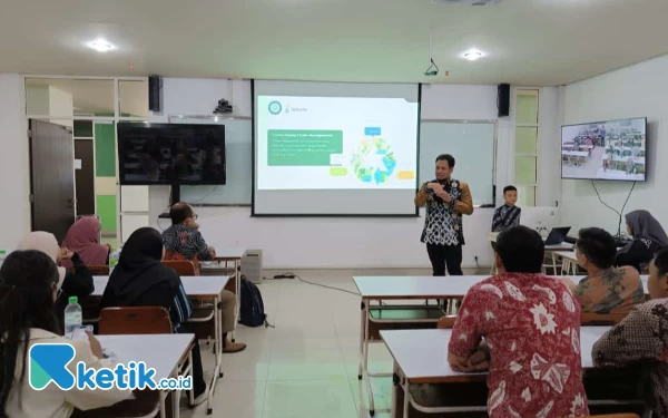 Thumbnail Berita - Ajak Jaga Lingkungan, FEB-TD Unusa Gelar the 3rd Unusa Brave Program Green Logistik