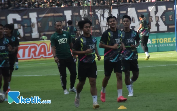 Thumbnail Berita - Usai Gasak Persis Solo, Persebaya Fokus Latihan di Surabaya