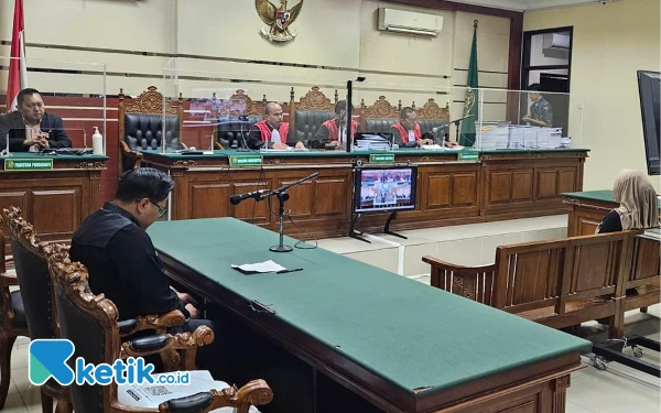 Thumbnail Berita - Pakai Tabungan Nasabah Rp 2 M untuk Trading, Staf BRI Sidoarjo Divonis Bersalah Korupsi