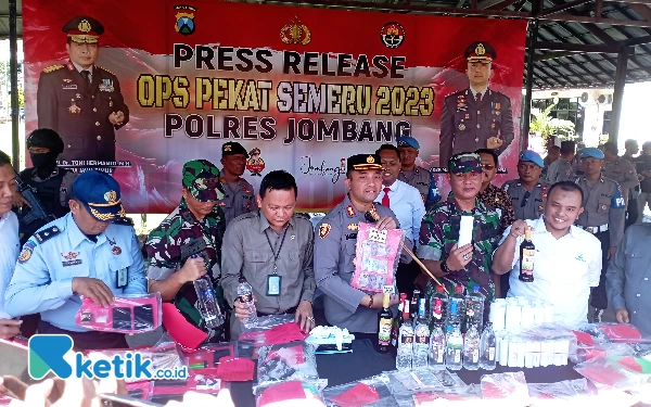 Thumbnail Operasi Pekat Semeru, Polres Jombang Amankan 82 Tersangka dari 64 Kasus