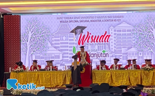 Thumbnail Berita - Gelar Wisuda Ke-127, Untag Surabaya Angkat Tema 'Bersiap untuk Keberlanjutan'