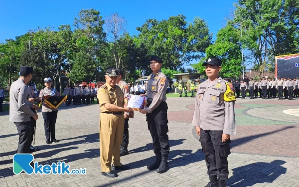 Thumbnail Berdedikasi Tinggi, 45 Personel Polres Malang Raih Penghargaan dari Bupati Malang