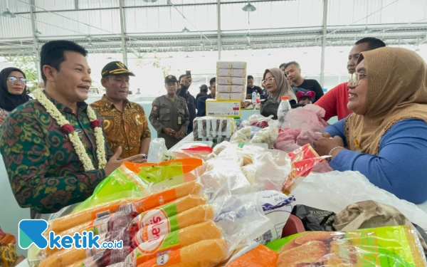 Thumbnail Berita - Plt Bupati Subandi Berterima Kasih, Pasar Surungan Sediakan Tempat Berdagang yang Bersih dan Nyaman