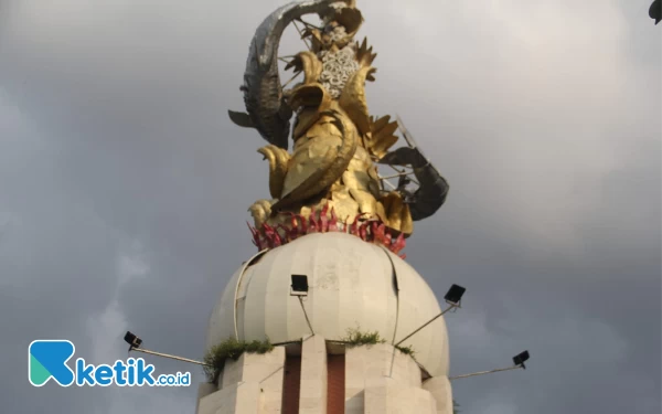 Kumuh di Sekitar Monumen Jayandaru