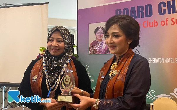 Thumbnail Gantikan Luhita Citra, Rohmawati Jadi Presiden Rotary Club Surabaya Kaliasin