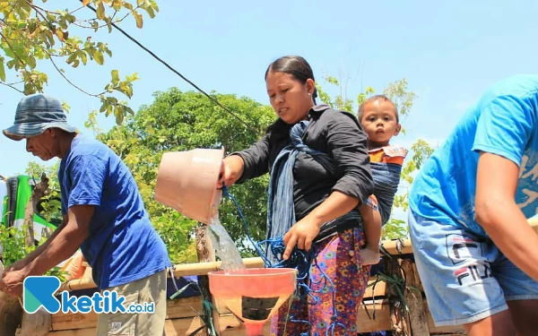 Thumbnail Berita - Kondisi Warga Terdampak Kemarau Panjang di Pacitan Memprihatinkan