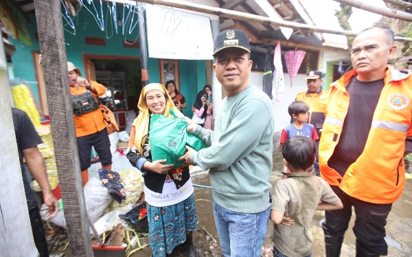 Thumbnail Berita - Bupati Bandung Tinjau Lokasi Banjir Soreang